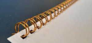 Gold 8mm Wires for Studio Binding Machine Pkt.100 Gold 8mm Wires for Studio Binding Machine Pkt.100